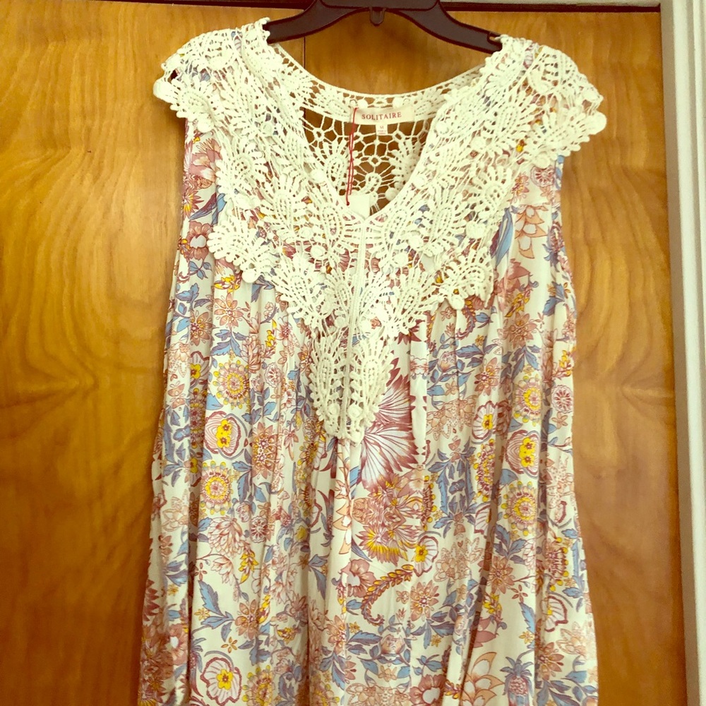 Women’s dress/casual sleeveless blouse